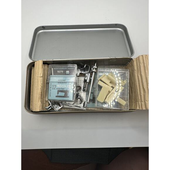 Vintage Sewing Machine Accessories Tin Set Montgomery Ward Singer - Picture 7 of 12